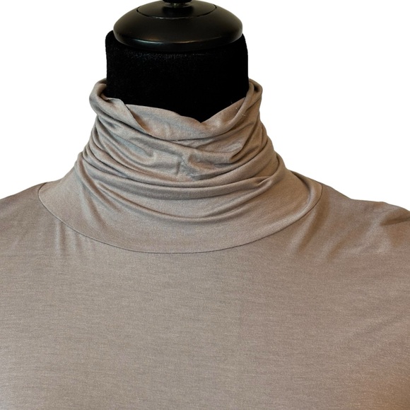 3 Dots Stretch Stone Lightweight Turtleneck Size Small - Picture 2 of 4